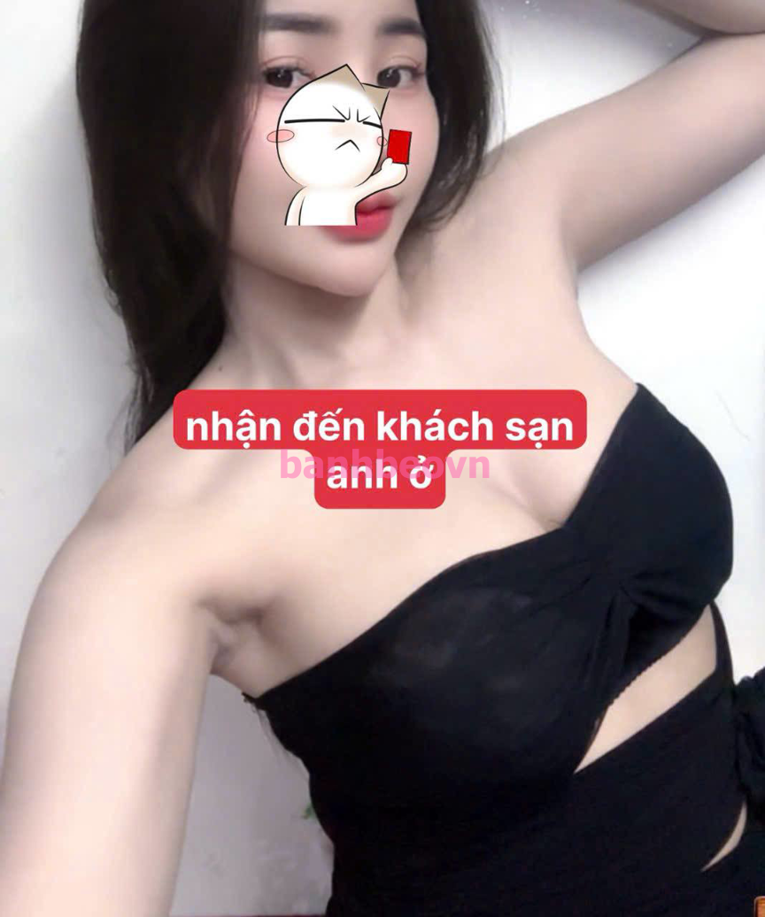 Gái xinh Trâm Anh_ Gương mặt kute, body gợi cảm
