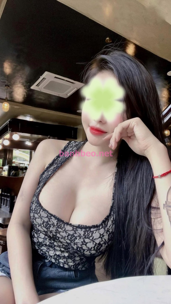 TUYẾT MAI - GÁI TRẺ XINH ĐÁNG YÊU - MẶT XINH DA TRẮNG DÁNG ĐẸP - LÀM TÌNH ĐÊ MÊ