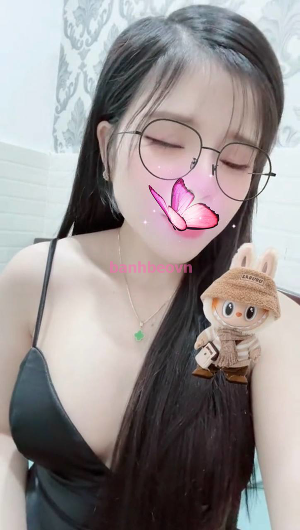Bé Kẹo - Vú To Dáng Chuẩn, Đáng Yêu Chiều Khách
