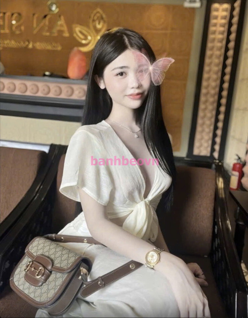 NGỌC THẢO- VÚ TO BÍM KHÍT HOT GRIL ĐÁNG YÊU