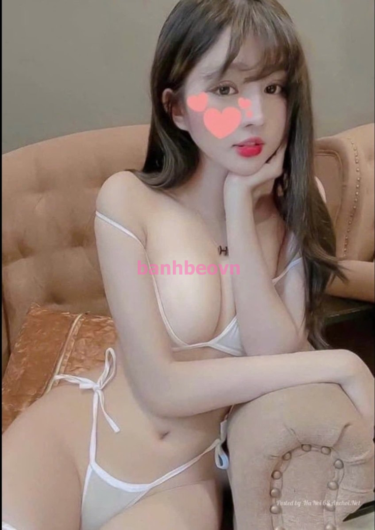 LINH NHI- vú to body chuẩn